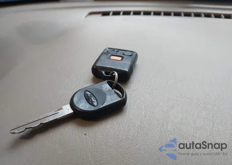 2005 Ford Escape Xlt from USA, damaged, VIN 1FMCU03185KA76093